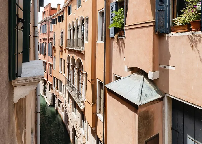 San Marco Canal View By Bricola Apartman