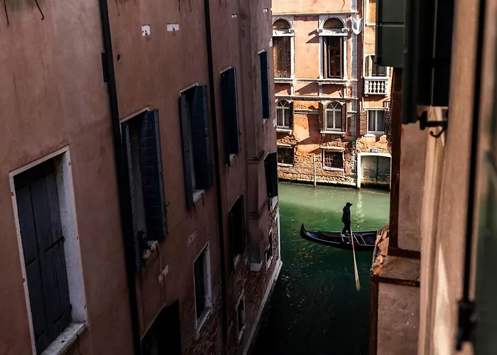 San Marco Canal View By Bricola Apartman Velence